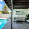 Modern Comfort Pool BBQ Prime Location