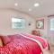 Romantic Casita with Garden and Deck 2 Miles to Plaza!
