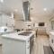 Chic Micanopy Getaway with Pool and Pool Table! - Micanopy