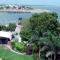 Hotel Apaar with Sea Face Garden Restaurant
