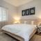 Belle Escapes - Moseley Apartments near the beach with private garden