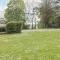 17 Coedrath Park