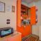 Yellow, Orange and Blue Apartments Desenzano - Happy Rentals