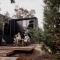 'Sisters' - Cliff top cabin with hot tub - Spring Beach