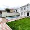 White villa 4 bedrooms