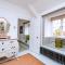 Magnificent Clarence cottage!