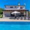 4 Bedroom Pet Friendly Home In Vodnjan