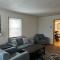 Prime Location Amazing Unit Close to Downtown - 2 queen beds