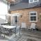 2 Central, spacious, apartment with private patio - 锡德茅斯
