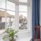 2 Central, spacious, apartment with private patio - 锡德茅斯