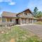 Newly Built Estes Park Townhome, 2 Miles to RMNP!