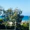 Ocean View dreaming, metres to the beach! - Gold Coast