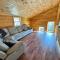 31R Brand new log home on quiet side street in Bethlehem, close to Main Street! 20 min to skiing - بيثليهيم
