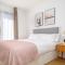 limehome Barcelona Plaça Pirineus
