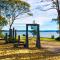 Lake Breeze - private pool - Murrays Beach