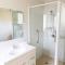 Milton Village Retreat - secluded comfort