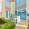Stylish Home, Family - Walk to Pub,Cafes, 1KM CBD!