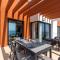 Penthouse Middle Views