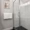 Mayflower Lakeside 301-45 by Moose Management - 希伯城