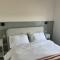 The Hayloft, Modern 4 Bed, 8 person, Barn Conversion in a Rural Location with Great Access - Silkstone