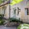 The Old School Rooms Beautiful Georgian apartment, sleeps 12 with Wifi and Parking, near Bath