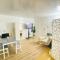 Studio Modern Black and White - روسيميد
