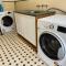 Spacious bright home close to shops and cafes