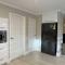 Spacious bright home close to shops and cafes
