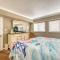 Beach House Condominiums B404 - Beachfront with Pool, WiFi, & Beach Service - Дестин