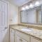 Beach House Condominiums B404 - Beachfront with Pool, WiFi, & Beach Service - Дестин