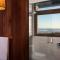 Hotel Alaia