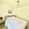 Seaside Escape - Charming Sunlit 2BR Flat - Pafos