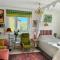 LITTLE LONDON boutique apartment with Netflix, top location in Old Town