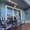 Spacious Apartment - Warm and Welcoming in Lindisfarne, 8 min from CBD