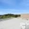 Pandanus Beach House - Direct Beach Access