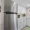 Shells N Sunshine! Getaway Destination Just Minutes from the White Sandy Beaches of Fort Myers! home - Fort Myers Beach