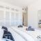 2bed beach apartment , first line lux