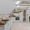 2 Bedroom Beautiful Home In Thyholm - Thyholm