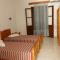 Akrogiali Rooms & Studios