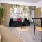 Old Town Charm - Modern & Comfortable Accommodation in the Heart of the City