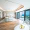 FIVE LUXE