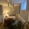 2 Br Victorian Apt, 2800 sq ft, 2 floors with Full Kitchen , 2 baths and Laundry - 波基普西