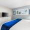 Nautical Watch #E-7 by Book That Condo - بنما سيتي بيتش