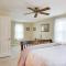 Modern Mashpee Home with Porch Beach and Lake Access! - 马什皮