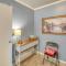 Views and Pool Access Quaint Condo in Hot Springs!
