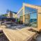Premium Lakefront Unit Spa Pool - Taupo