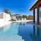 Lovely app in villa with pool, Fontane Bianche