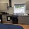 Budget Studio Apartment Ensuite Shower & Parking