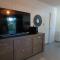 Appartement entier Cozy Rdj Parking gratuit, proche tramway, stade OL, ARENA, Eurexpo, Aéroport StExupéry, Gare TGV Lyon Partdieu