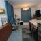 Appartement entier Cozy Rdj Parking gratuit, proche tramway, stade OL, ARENA, Eurexpo, Aéroport StExupéry, Gare TGV Lyon Partdieu